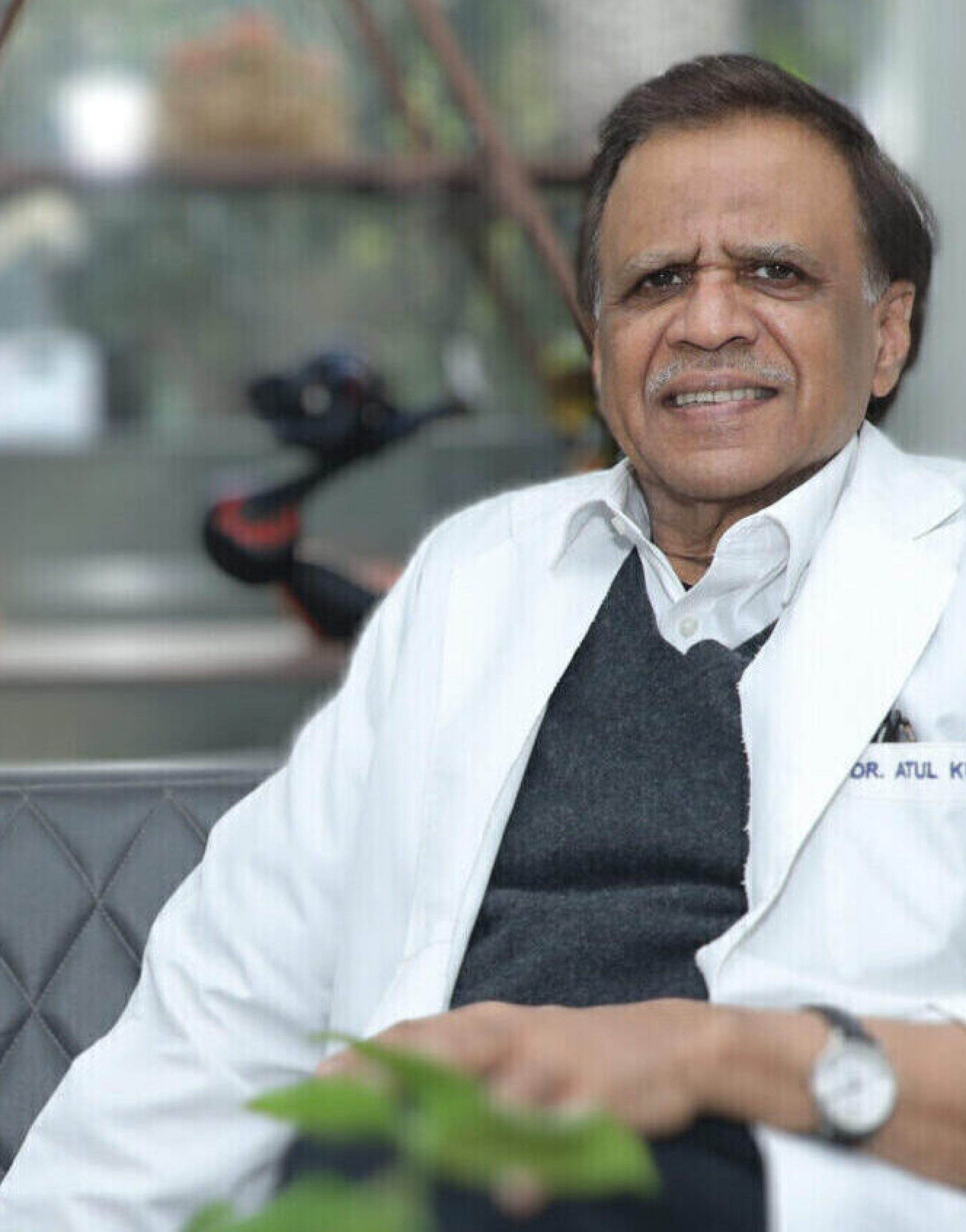 Doctor Atul Kumar, best eye specialist in delhi
